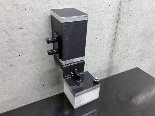 オイルセパレーター本体とサブタンクの配置関係