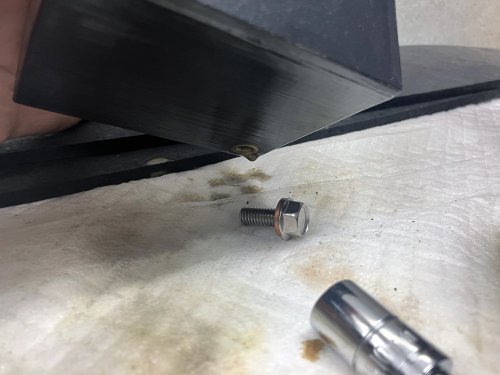 ブローバイチャンバーから液体排出