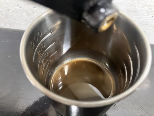 オイルタンクから排出した液体の状態