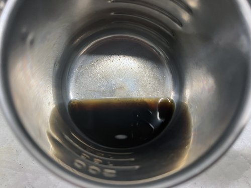 オイルタンクから排出したオイルを３日間放置した状態