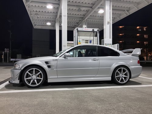 ガソリンスタンドで給油