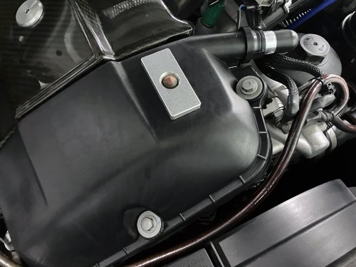 エンジンヘッドカバーのグロメットの状態