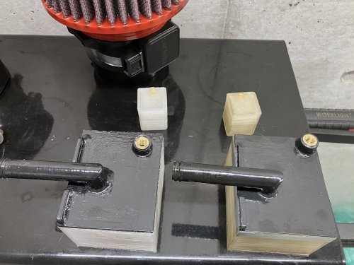 新しいタンクを作成しタンク内部のPETG部分はエポキシ接着剤で積層表面をコーティングした
