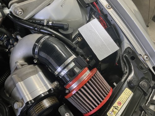完成したブローバイガスチャンバーを装備