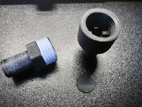 ネジ部分のテフロンテープを巻いた状態