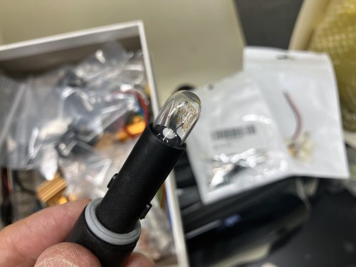 純正のスモールバルブ