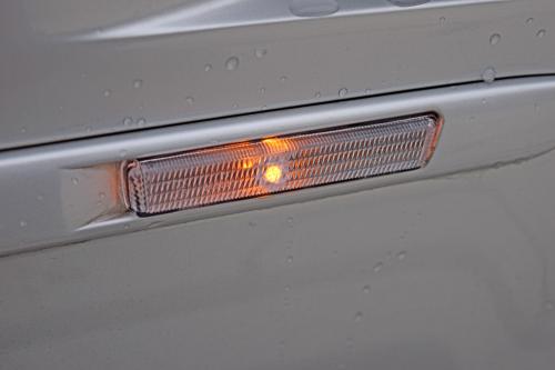BMW E46 M3のサイドマーカーをLED化して点灯させた状態