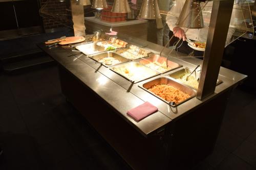 アクアシティお台場　THE OVEN　ビュッフェ料理