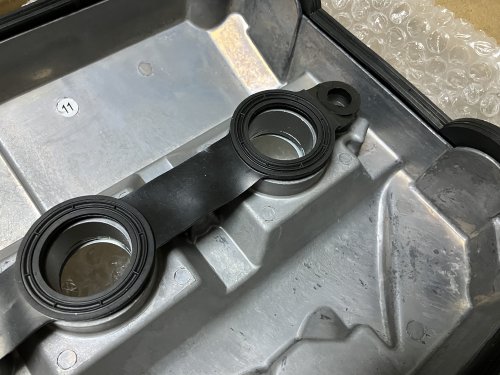 M52TUB/M54Bアルミエンジンヘッドカバー8