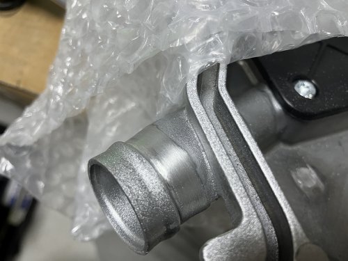 ブローバイホース接続部分加工後の状態