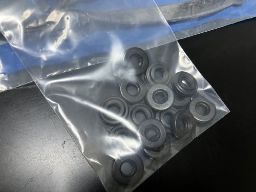 届いたグロメット15個