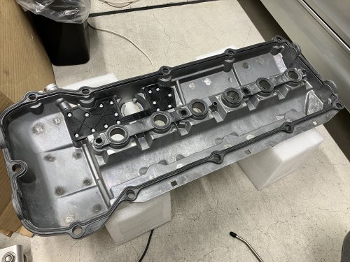エンジンヘッドカバー裏面