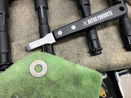 ワッシャーからラバーグリスを削り落とした状態