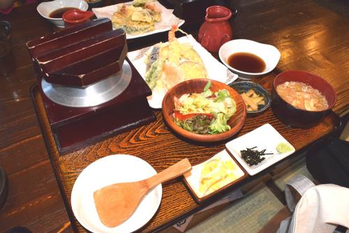 かりんの湯　釜めしと天麩羅セット