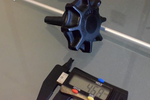 BMWパワステオイルタンクキャップの穴の径計測