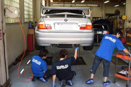 BMW E46 M3サクラム Spec3マフラー位置調整中